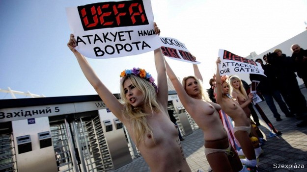 Cicikkel tüntettek az ukrán feministák a foci Eb ellen